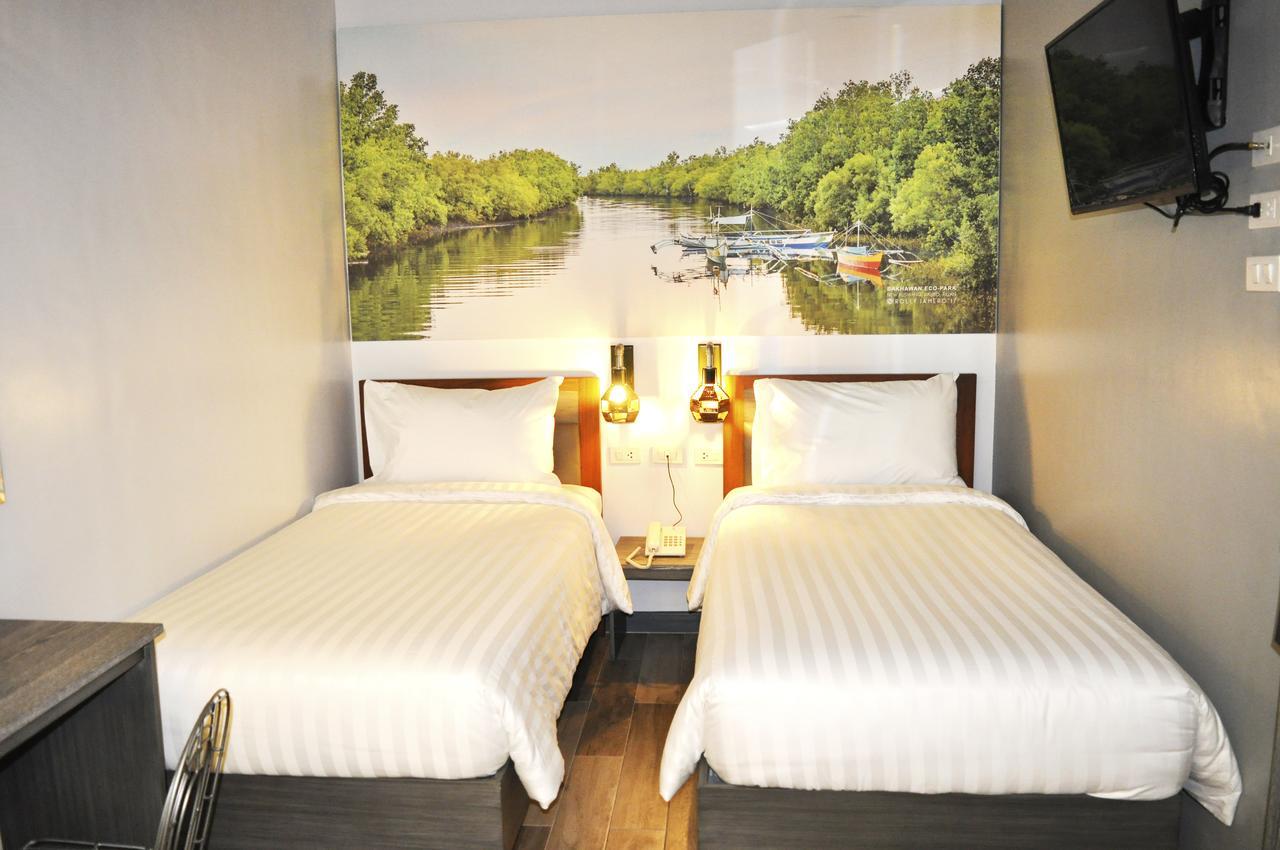 Gq Plaza Hotel Kalibo Ngoại thất bức ảnh