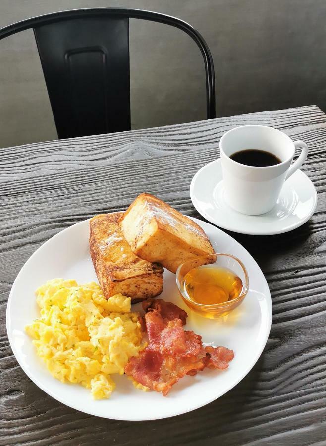 Gq Plaza Hotel Kalibo Ngoại thất bức ảnh